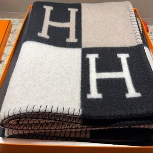 Hermes Black and White Avalon Blanket in Écru / Noir
